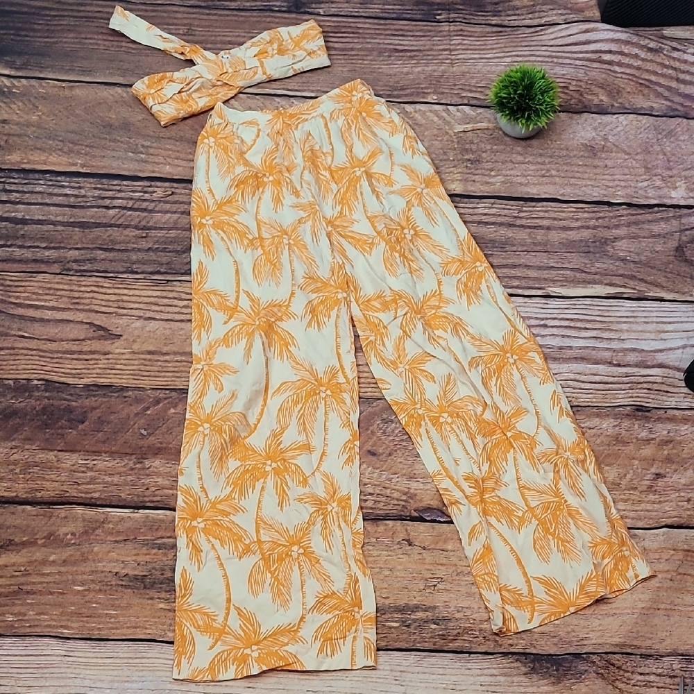 Future Collective Tropical Print Women's 2 Piece Linen Set